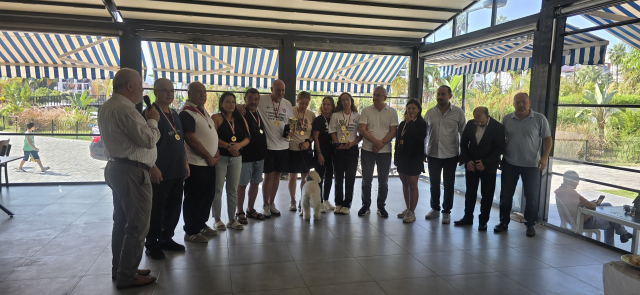 39 km mesafeyi 14 saatte yüzerek Türkiye birincisi oldu