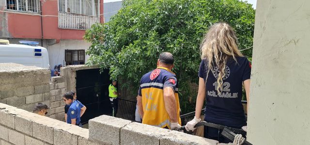 Karısını boğazını keserek öldürüp kaçtı! Evdeki manzarayı gören akrabalar sinir krizi geçirdi
