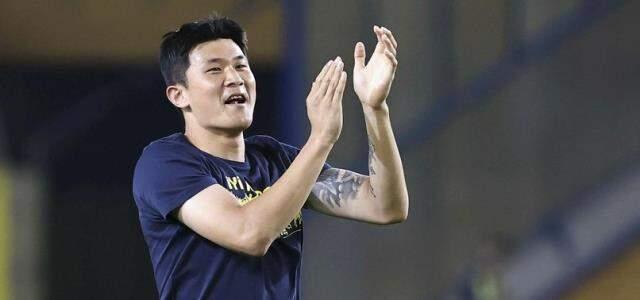 Mesut Özil, yeni transfer Kim Min-Jae'yi eski takım arkadaşı Sergio Ramos'a benzetti