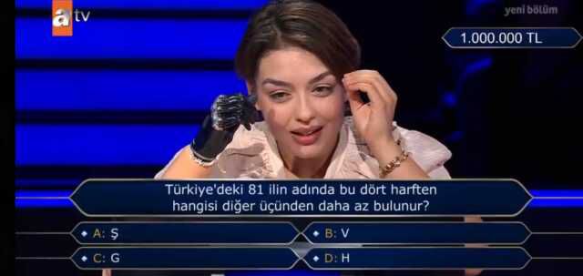 1 milyon liralık soruyu bilen Rabia Birsen Güvercin, büyük ödülün sahibi oldu