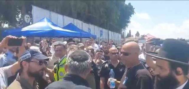 İsrail'de Anma Günü etkinliklerinde Netanyahu ve bakanlara soğuk duş! Yuhalayıp küfrettiler