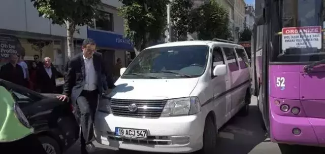 Pişkin sürücü tüm Çorum trafiğini kilitledi! Ceza yazmaya gelen polisin sözleri herkesi güldürdü