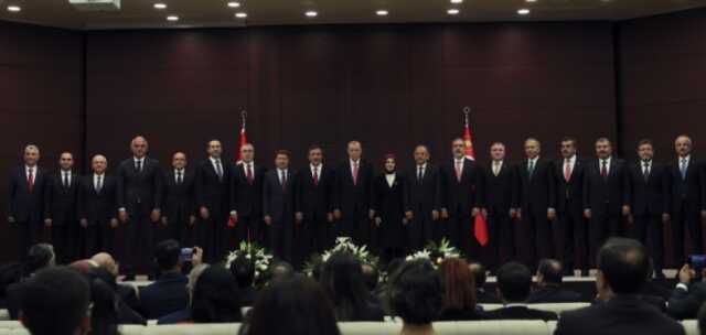 Yeni kabine kim? Kimler bakan oldu? Yeni kabinede kim bakan oldu? Kabine açıklandı mı?