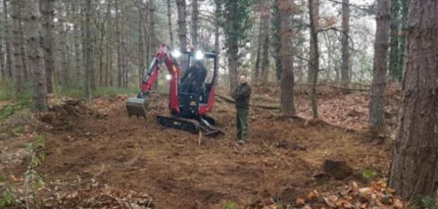 İhbar üzerine gittikleri yeri kazan yetkililer, toprak altında inanılmaz bir manzara ile karşılaştı