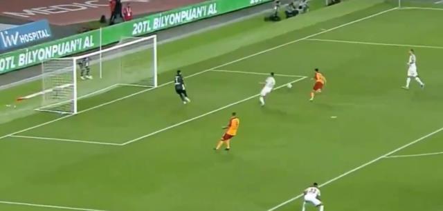 Seferovic bu pozisyonda yaptığıyla Galatasaraylıları şoka soktu! Herkes birbirine aynı soruyu soruyor