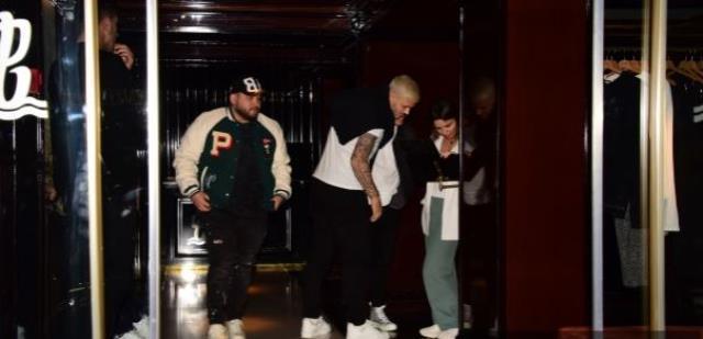 Galatasaraylı futbolcuların derbi kutlamasında gerginlik çıktı! İstanbul'da olaylı gece