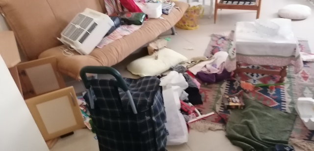 8 dairede ne var ne yok çaldılar, tavla bile oynadılar
