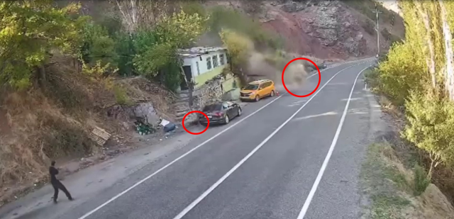 2 kişinin öldüğü yerde kaydedildi! 'Kaç' uyarısıyla kurtuldu