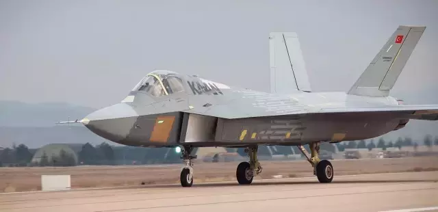 KAAN'ın ihracat başarısı Yunan basınında: Dünya çapında bir ilk