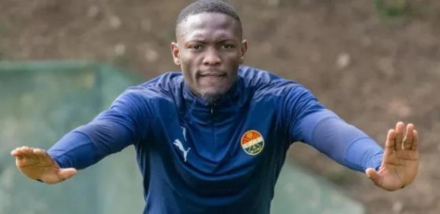 Galatasaray, Marcao'nun Sevilla'ya attığı imza kuramadan yerini dolduruyor! İşte Aslan'ın yeni stoperi