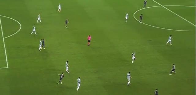 Konyaspor-Fenerbahçe maçının önüne geçen pozisyon! Arda Kardeşler'e tepkilerin haddi hesabı yok