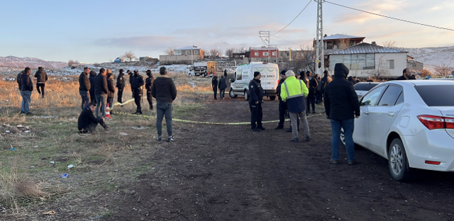 Silahlı kavgada baba öldü, oğlu ve yeğeni yaralandı / Haber eklendi