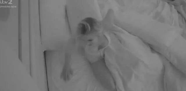 Aşk Adası'nda skandallar bitmiyor! İlişkiye girerken yatağı kırdılar