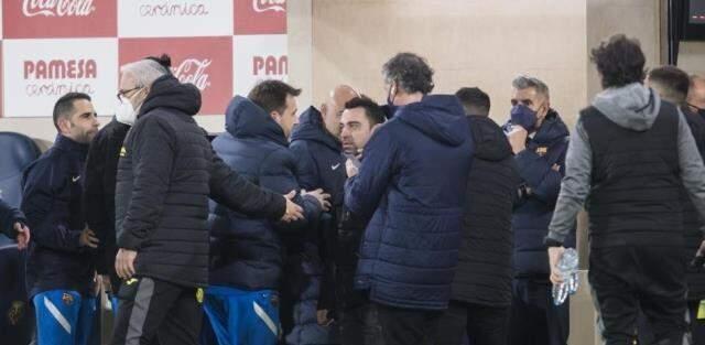 Xavi'yi böyle görmemiştik! Koridorları inleten kavgaya polis müdahale etti