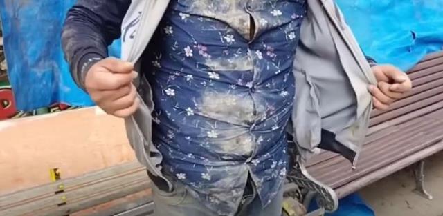 Festival görevlileri içki içip kendinden geçen kişiyi diri diri toprağa gömdü