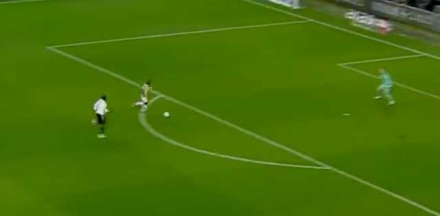 Saç baş yoldurdu! Enner Valencia'nın kaçırdığı golü görenler gözlerine inanamadı