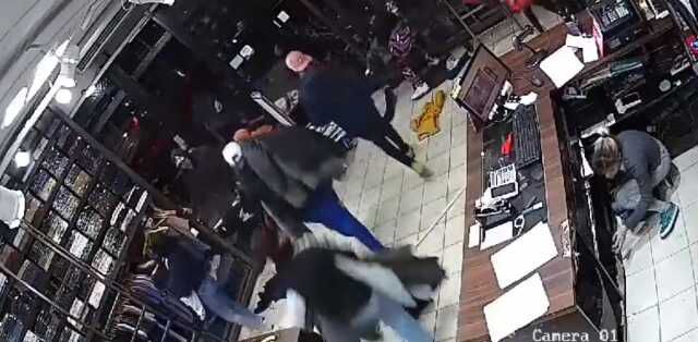 Arjantin'de Ekonomik Kriz Nedeniyle Marketler Yağmalandı