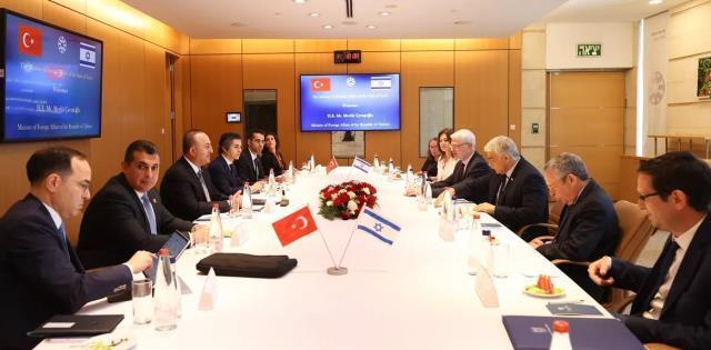 Son Dakika: Türkiye'den İsrail'e 15 yıl sonra ilk resmi ziyaret! Mevkidaşıyla görüşen Bakan Çavuşoğlu'ndan ilk açıklama