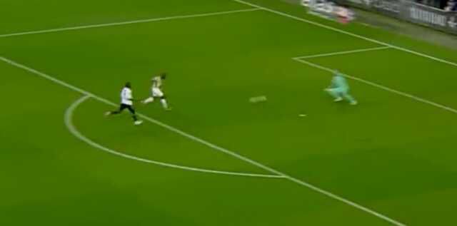Saç baş yoldurdu! Enner Valencia'nın kaçırdığı golü görenler gözlerine inanamadı