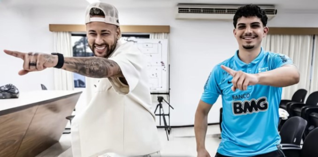 Neymar, 2012 yılında lösemiyle mücadele eden hayranıyla yeniden bir araya geldi