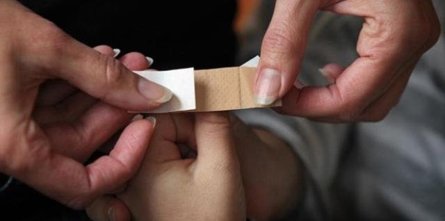 Rüyada elinin kanaması ne demek? Rüyada elini köpek ısırması ve kanaması nedir? Rüyada elinin kesilmesi ve kanaması ne anlama gelir?