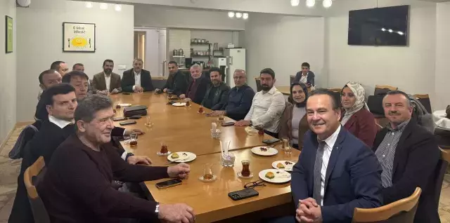 İstanbul'da İftar Buluşması: İş, Akademi ve Medya Dünyası Bir Arada