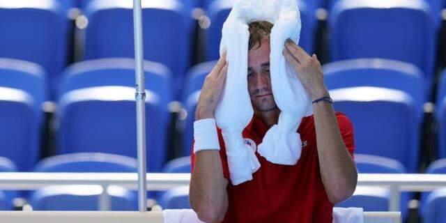 Tokyo'da aşırı sıcaklardan fenalık geçiren Medvedev patladı: Ölseydim kim hesap verecekti?