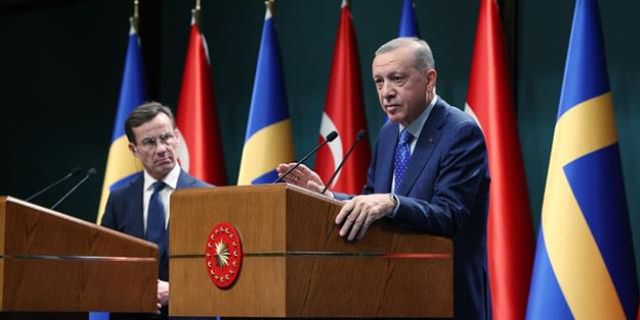 İsveç Başbakanı'nın Cumhurbaşkanı Erdoğan'a söz vermesinin ardından ülkesinde bir skandala daha imza atıldı