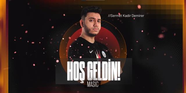 Galatasaray eski Fenerbahçeliyi renklerine bağladı! Taraftarlar isyan etti