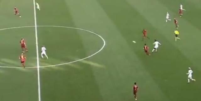 Ne yaptın sen Balotelli! Balotelli'nin akıllara durgunluk veren golü tüm Türkiye'nin dilinde