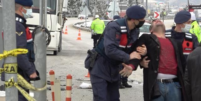 Tır 7 aracı biçti! Kazada annesini kaybeden acılı adam sinir krizi geçirdi