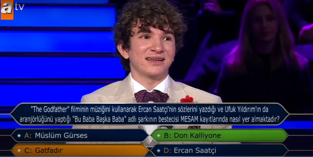 'The Godfather' filminin müziğini kullanarak Ercan Saatçi'nin sözlerini yazdığı ve Ufuk Yıldırım'ın da aranjörlüğünü yaptığı 'Bu Baba Başka Baba' ...