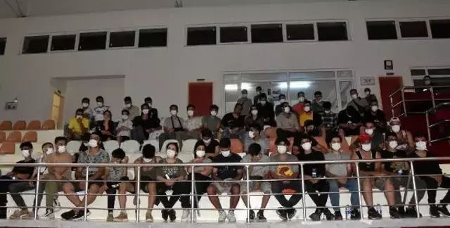 Kaçak göçmenleri 'Avrupa' diye Kekova Adası'na bıraktılar