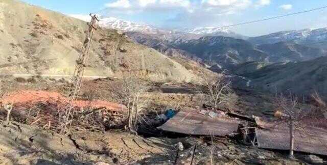 Deprem bölgesi Malatya'da, heyelan bir mezrayı yuttu
