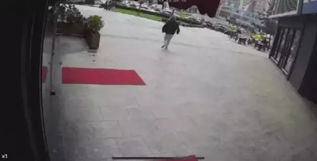 Kibariye'nin kızı Birgül Küçükbalçık, 'Parayı annem ödeyecek' diyerek gittiği kuaförden koşarak kaçtı