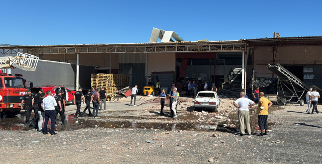 Antalya'da toptancı halinde patlama! 1 kişi hayatını kaybetti, olay anı kameraya yansıdı