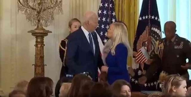 ABD Başkanı Biden, resepsiyonda eşini karıştırdı