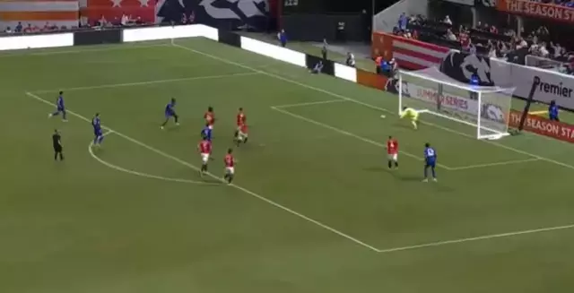Bu gol futbolun beşiğinde gündem! Fenerbahçe'nin eski yıldızının içler acısı hali