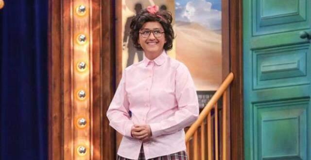 Oyuncu Onur Buldu çocukluk fotoğrafını paylaştı, her gören partneri Ecem Erkek'e benzetti