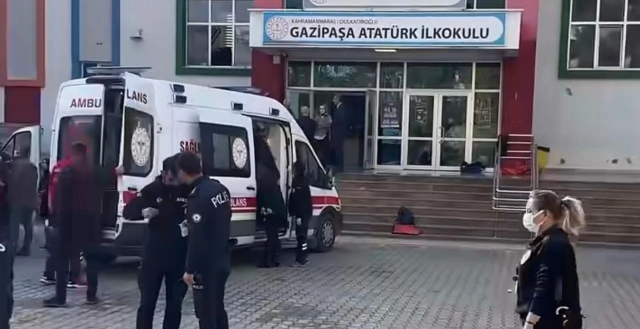 Okulda kokudan etkilenen 17 öğrenci hastaneye kaldırıldı