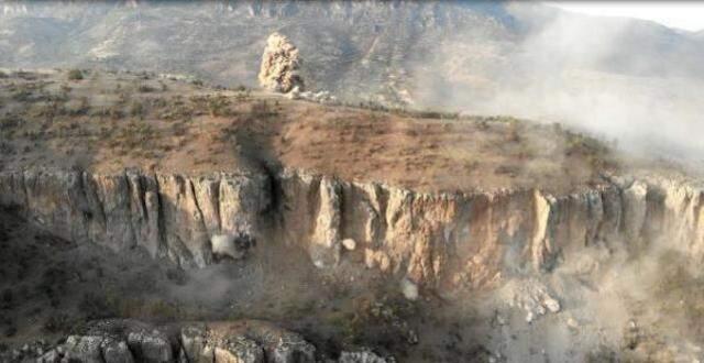 Mehmetçiğin, terör örgütü PKK'nın 'Girilemez' dediği mağaraları yerle bir ettiği görüntüler paylaşıldı