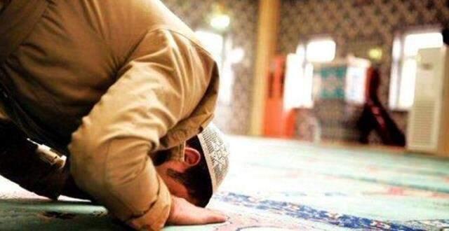 Yatsı namazı kaç rekattır? Yatsı namazının ilk sünneti, farzı ve son sünneti kaç rekat? Yatsının 4-4-2-3 sünnet,farz ve vitir namazları nasıl kılınır?