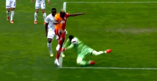 Herkes Galatasaray'ın kazandığı bu penaltıyı tartışıyor