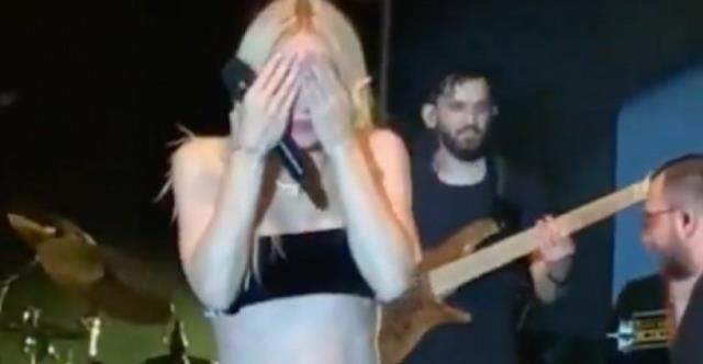 Gülşen'in konserinde Galatasaray'a küfredildi! Korktuğu başına geldi
