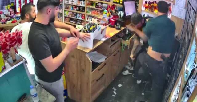 Esenyurtta tekel bayisinde öldürülenlerden biri arkadaşıyla sohbet etmek için oraya gelmiş