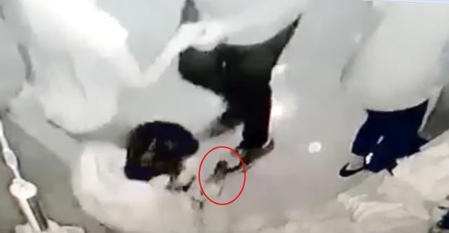 Çalınan cep telefonuyla çektiği son fotoğrafta, hırsızı gördü