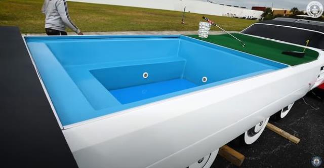 Dünyanın en uzun otomobili görenleri şaşkına çevirdi! İçindekileri duyanlar 'Yok artık' diyor