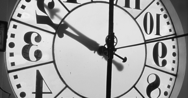 12.21 SAAT ANLAMI 2025: Ters saat 12.21 ne anlama gelir, nasıl yorumlanır?