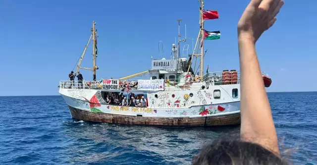 İsrail Ordusu Alıkoyduğu Handala Gemisini Aşdod Limanı'na Getirdi