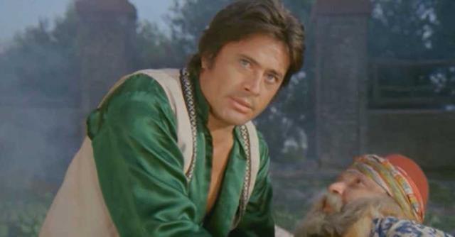 Cüneyt Arkın'ın adı Beşiktaş'taki sanatçılar Parkı'na verildi